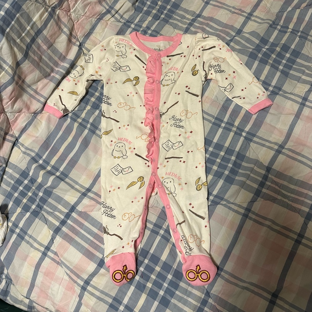 Warner Bros. Harry Potter Pink & White Kids Footie 6-9mo
